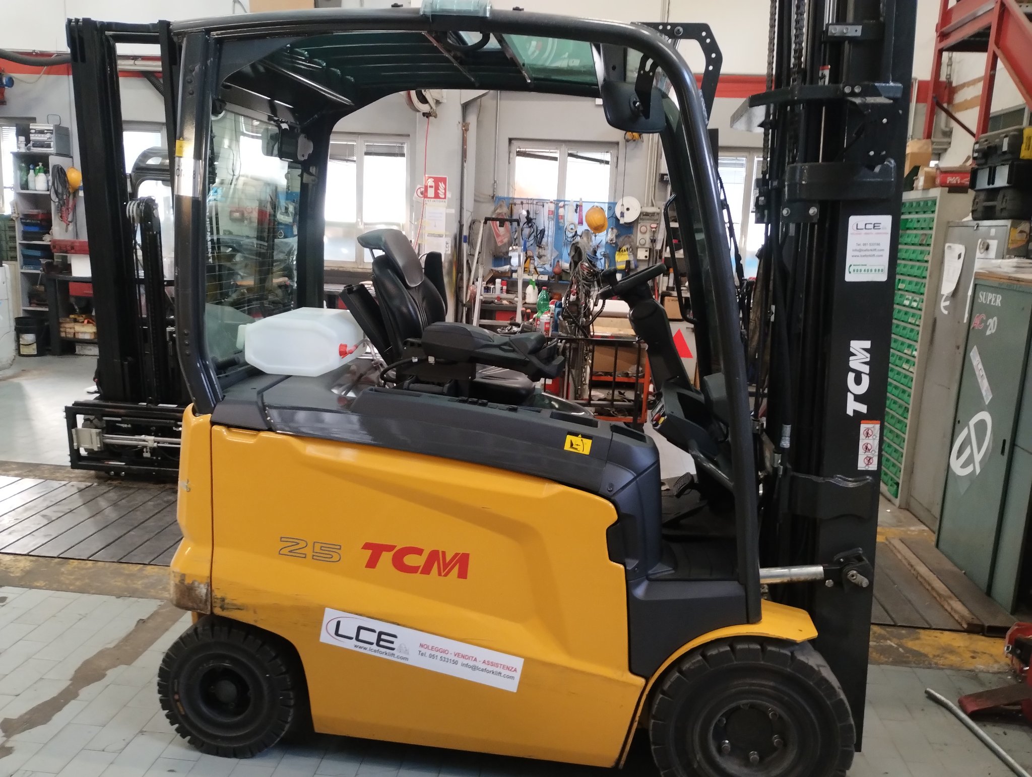 TCM FHB25F2