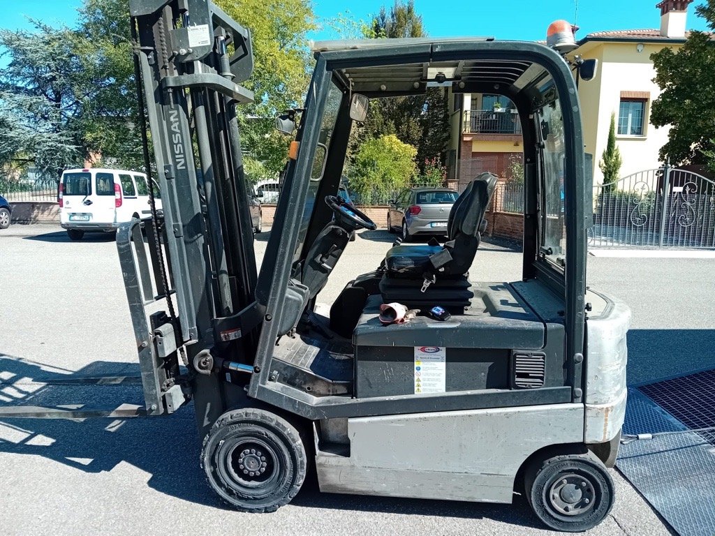 NISSAN QX2 - 25