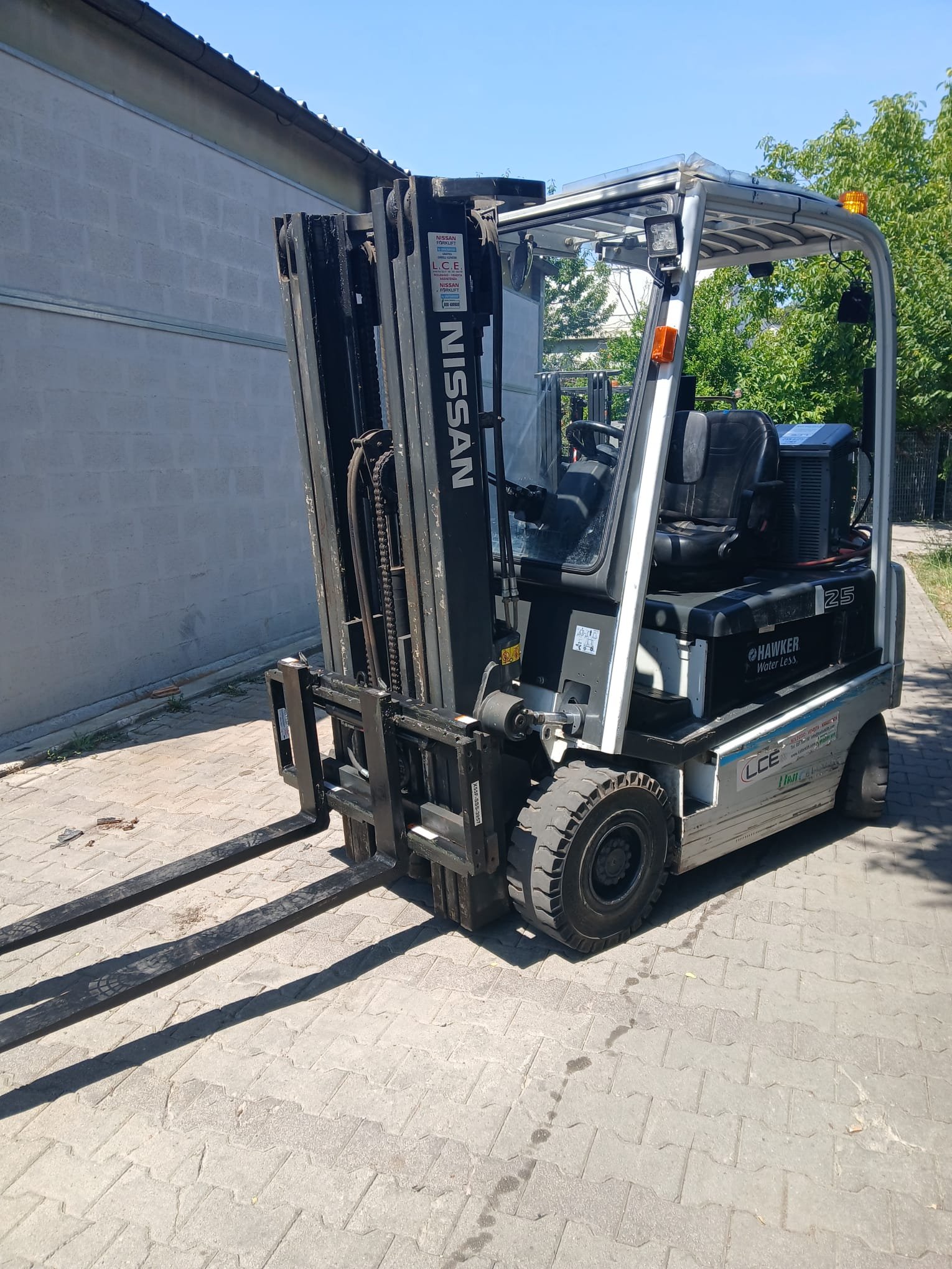 NISSAN QX2-25