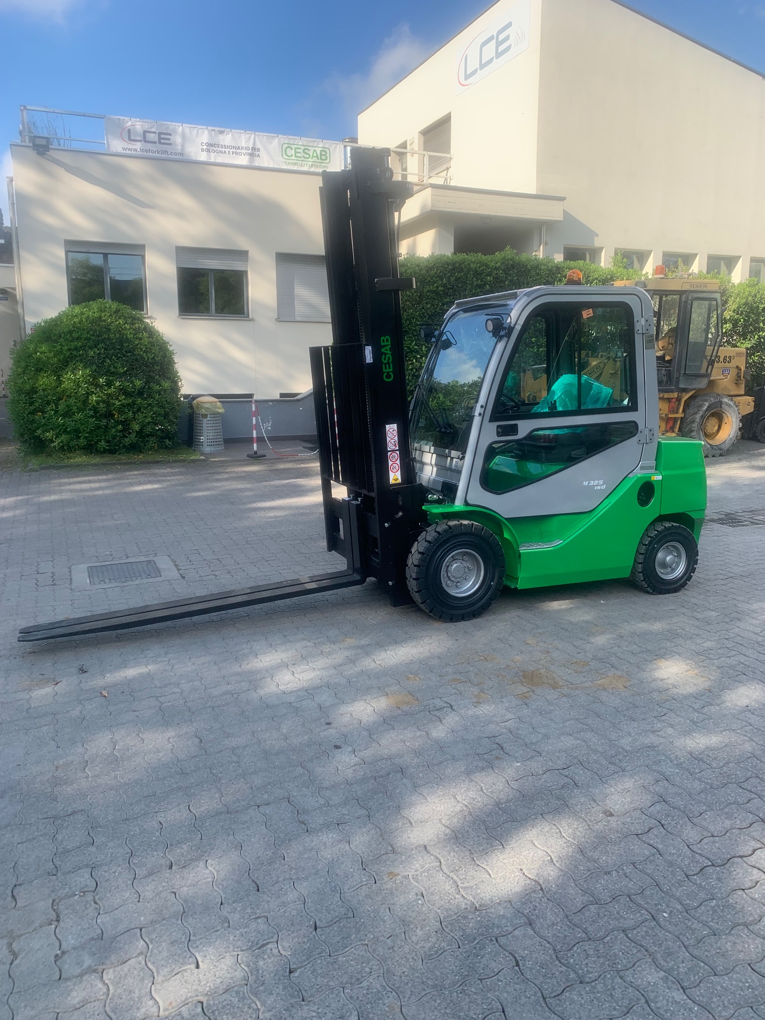 CESAB M325DV
