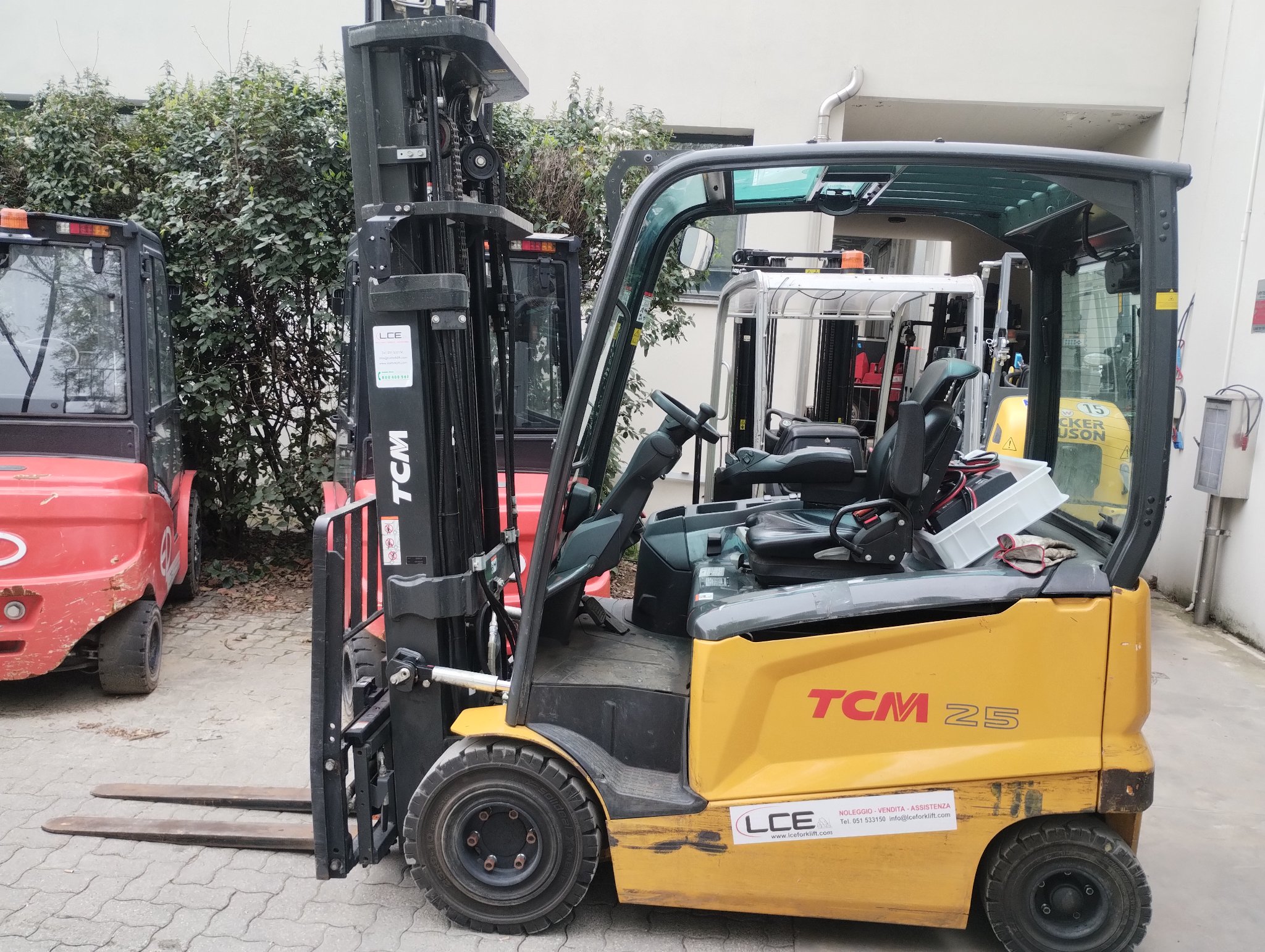 TCM FHB25F2