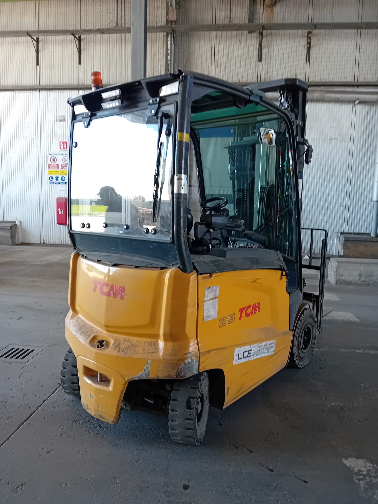TCM FHB25F2